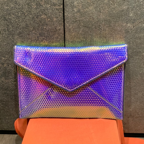 Rebecca Minkoff Handbags - NWOT Rebecca Minkoff Shiny clutch